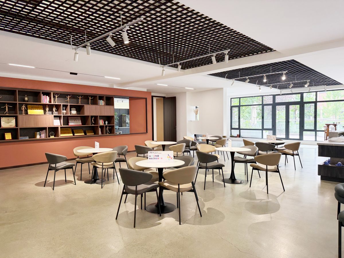 安拓灵犀 OPC 社区 · 多功能场地